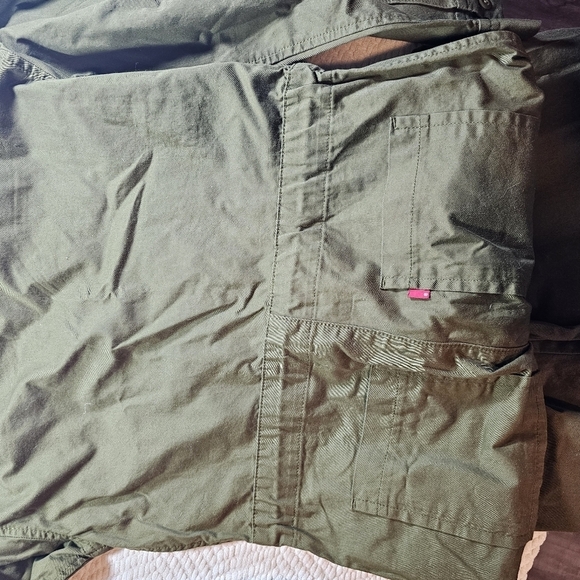 Levi’s Women NWT Medium Olive Green Jumpsuit - Picture 11 of 14